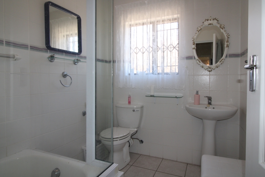 3 Bedroom Property for Sale in Denneoord Western Cape